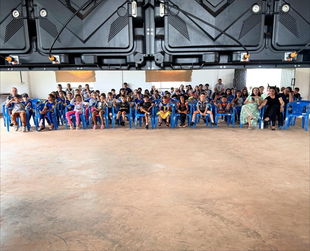 Iguatemi: Cinema Itinerante proporcionou manhã especial para estudantes e comunidade do Assentamento Rancho Loma