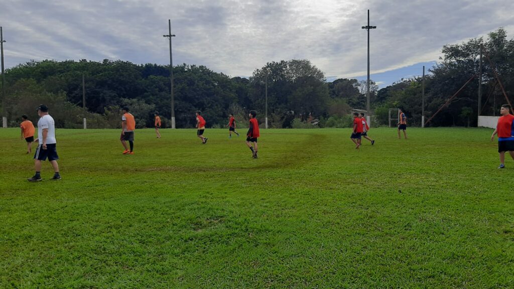 Projeto “Driblando Desafios” incentiva esporte e inclusão social em Amambai