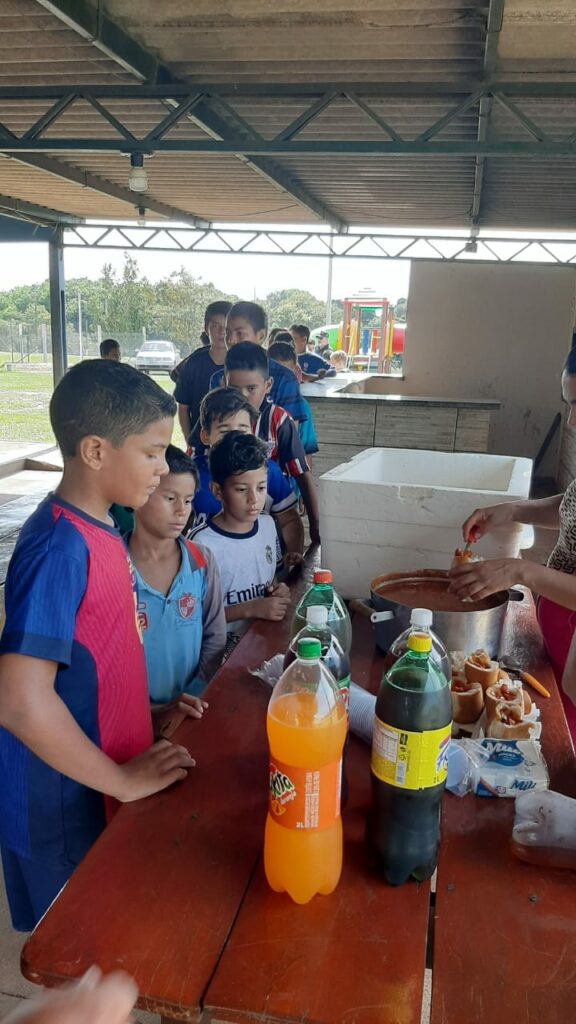 Projeto “Driblando Desafios” incentiva esporte e inclusão social em Amambai