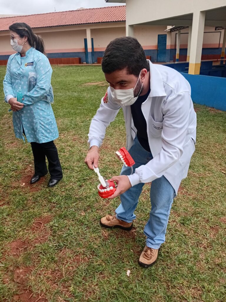 Iguatemi: Equipe da Secretaria Municipal de Saúde que atua na área rural desenvolveu o programa Saúde na Escola, no Assentamento Rancho Loma