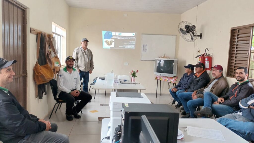 Agentes de Controle de Endemias de Iguatemi participam de curso do Programa Estadual de Monitoramento de Arbovirose-Ovitramas