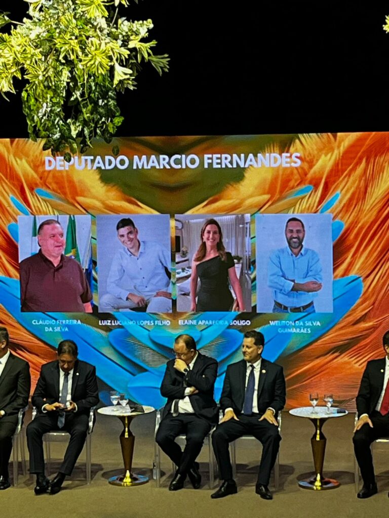 Aral Moreira: Prefeita Elaine Soligo recebe título de "Cidadã Sul-Mato-Grossense" em Campo Grande Aral Moreira: Prefeita Elaine Soligo recebe título de "Cidadã Sul-Mato-Grossense" em Campo Grande