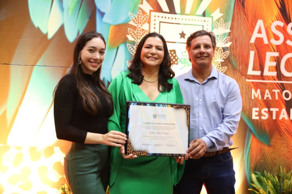 Prefeita Lurdes Portugal é homenageada com título de cidadã sul-mato-grossense e celebra reconhecimento ao trabalho por Caarapó Prefeita Lurdes Portugal é homenageada com título de cidadã sul-mato-grossense e celebra reconhecimento ao trabalho por Caarapó