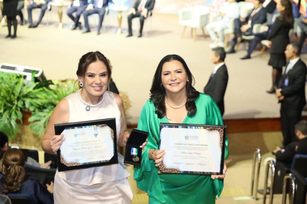 Prefeita Lurdes Portugal é homenageada com título de cidadã sul-mato-grossense e celebra reconhecimento ao trabalho por Caarapó Prefeita Lurdes Portugal é homenageada com título de cidadã sul-mato-grossense e celebra reconhecimento ao trabalho por Caarapó