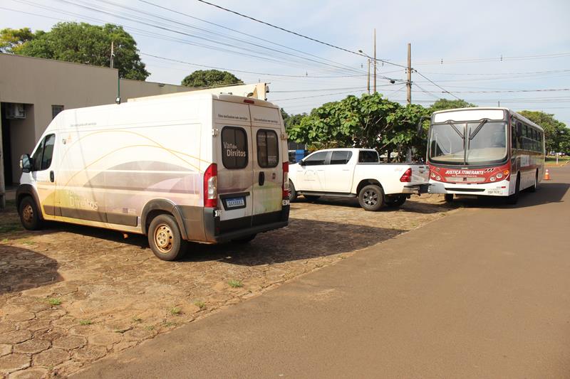 Em atenção a pedido da vereadora Suzana, Van dos Direitos e Justiça Itinerante atenderam mais de 250 pessoas nesta sexta em Amambai Em atenção a pedido da vereadora Suzana, Van dos Direitos e Justiça Itinerante atenderam mais de 250 pessoas nesta sexta em Amambai