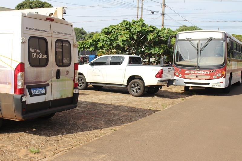 Em atenção a pedido da vereadora Suzana, Van dos Direitos e Justiça Itinerante atenderam mais de 250 pessoas nesta sexta em Amambai Em atenção a pedido da vereadora Suzana, Van dos Direitos e Justiça Itinerante atenderam mais de 250 pessoas nesta sexta em Amambai