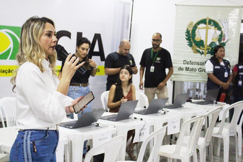 Em atenção a pedido da vereadora Suzana, Van dos Direitos e Justiça Itinerante atenderam mais de 250 pessoas nesta sexta em Amambai Em atenção a pedido da vereadora Suzana, Van dos Direitos e Justiça Itinerante atenderam mais de 250 pessoas nesta sexta em Amambai