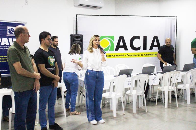 Em atenção a pedido da vereadora Suzana, Van dos Direitos e Justiça Itinerante atenderam mais de 250 pessoas nesta sexta em Amambai Em atenção a pedido da vereadora Suzana, Van dos Direitos e Justiça Itinerante atenderam mais de 250 pessoas nesta sexta em Amambai