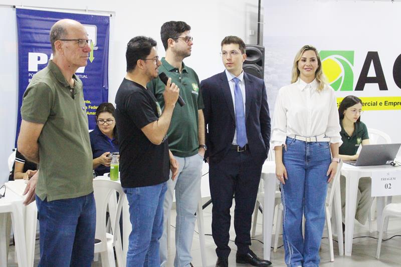 Em atenção a pedido da vereadora Suzana, Van dos Direitos e Justiça Itinerante atenderam mais de 250 pessoas nesta sexta em Amambai Em atenção a pedido da vereadora Suzana, Van dos Direitos e Justiça Itinerante atenderam mais de 250 pessoas nesta sexta em Amambai