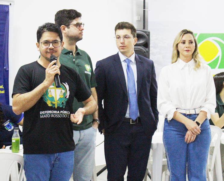 Em atenção a pedido da vereadora Suzana, Van dos Direitos e Justiça Itinerante atenderam mais de 250 pessoas nesta sexta em Amambai Em atenção a pedido da vereadora Suzana, Van dos Direitos e Justiça Itinerante atenderam mais de 250 pessoas nesta sexta em Amambai