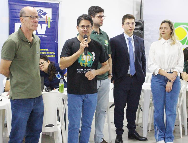 Em atenção a pedido da vereadora Suzana, Van dos Direitos e Justiça Itinerante atenderam mais de 250 pessoas nesta sexta em Amambai Em atenção a pedido da vereadora Suzana, Van dos Direitos e Justiça Itinerante atenderam mais de 250 pessoas nesta sexta em Amambai