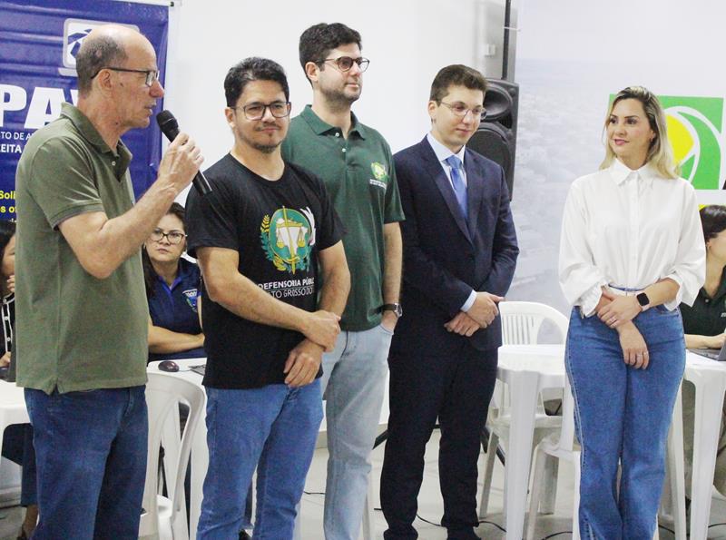 Em atenção a pedido da vereadora Suzana, Van dos Direitos e Justiça Itinerante atenderam mais de 250 pessoas nesta sexta em Amambai Em atenção a pedido da vereadora Suzana, Van dos Direitos e Justiça Itinerante atenderam mais de 250 pessoas nesta sexta em Amambai