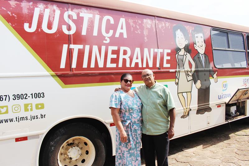 Em atenção a pedido da vereadora Suzana, Van dos Direitos e Justiça Itinerante atenderam mais de 250 pessoas nesta sexta em Amambai Em atenção a pedido da vereadora Suzana, Van dos Direitos e Justiça Itinerante atenderam mais de 250 pessoas nesta sexta em Amambai