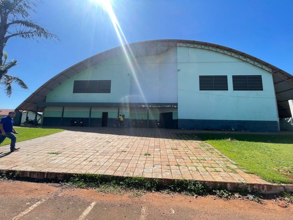 Paranhos: Chacal pede climatizadores para o Ginásio Poliesportivo Dep. Flávio Derzi Paranhos: Chacal pede climatizadores para o Ginásio Poliesportivo Dep. Flávio Derzi