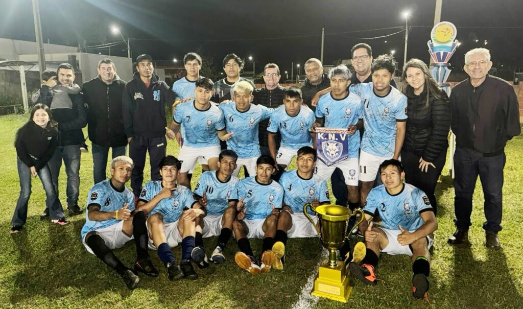 Em decisão entre equipes indígenas Invernada é campeã da Copa Cidade Crepúsculo de Suíço 2025 em Amambai