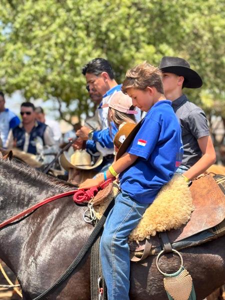 Com a participação de centenas de pessoas Cavalgada dos Amigos foi sucesso total em Paranhos Com a participação de centenas de pessoas Cavalgada dos Amigos foi sucesso total em Paranhos