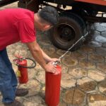 Prefeitura de Tacuru reforça segurança em prédios públicos com instalação de extintores e sinalização de emergência
