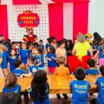 CEI Criança Feliz de Paranhos recebe apresentação da Turma da Alegria