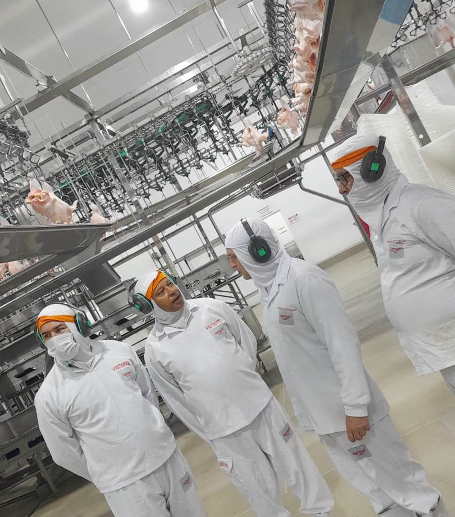 Presidente da Câmara vereador Darci visita frigorífico de frango no Paraná e destaca possibilidade da empresa se instalar em Amambai Presidente da Câmara vereador Darci visita frigorífico de frango no Paraná e destaca possibilidade da empresa se instalar em Amambai