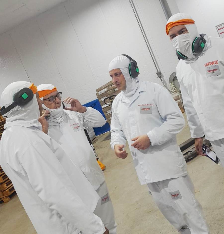 Presidente da Câmara vereador Darci visita frigorífico de frango no Paraná e destaca possibilidade da empresa se instalar em Amambai Presidente da Câmara vereador Darci visita frigorífico de frango no Paraná e destaca possibilidade da empresa se instalar em Amambai