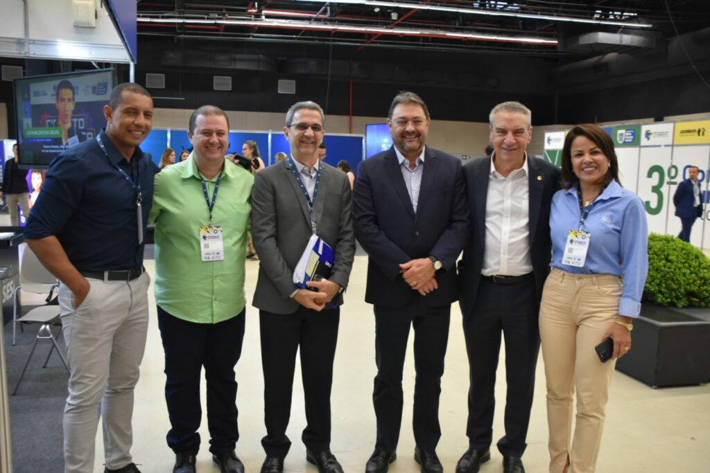 Presidente da Fiems participa da abertura do 3º Congresso dos Municípios de MS Presidente da Fiems participa da abertura do 3º Congresso dos Municípios de MS