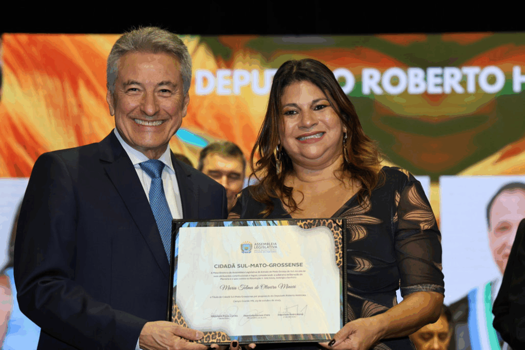 Naviraí: Prefeito Rodrigo Sacuno, vice Telma e 1ª dama Naiza Capucci são condecorados na AL/MS