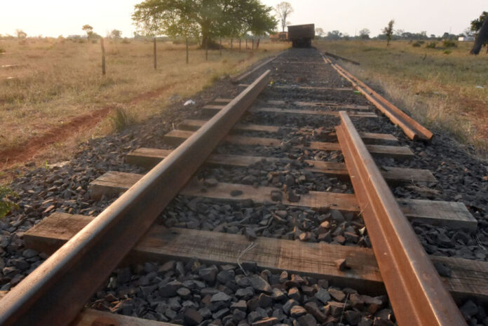 03-1025-0010-ferrovia-pr