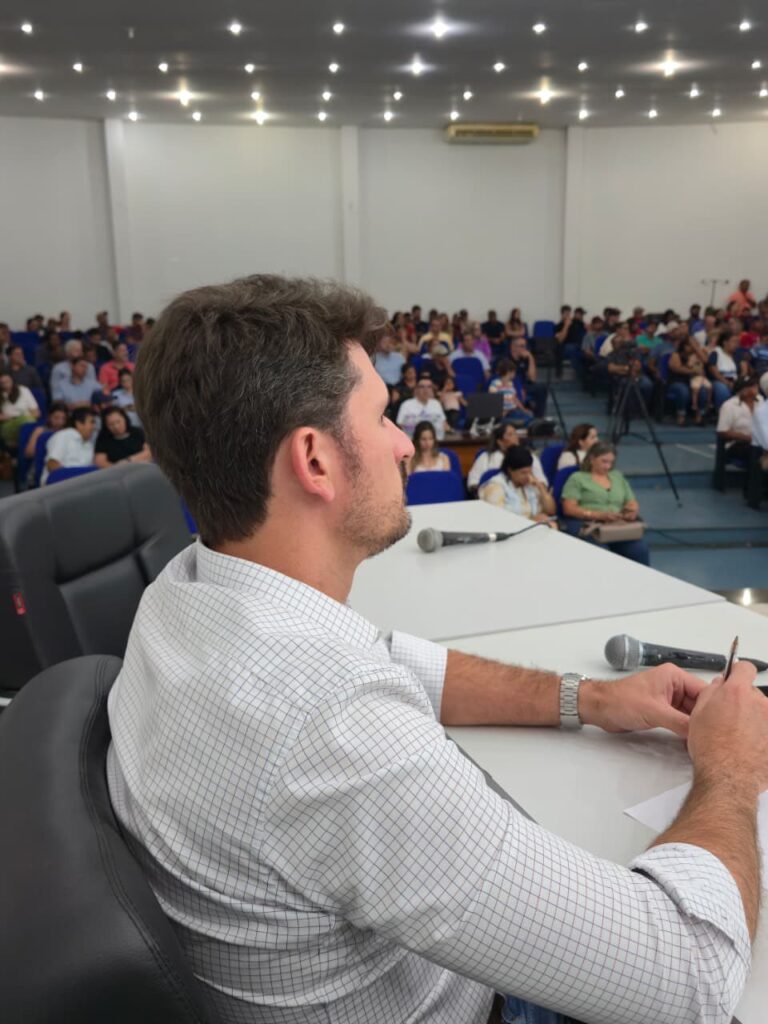 Itaquiraí: Prefeito Thalles Tomazelli participa de audiência pública sobre a crise leiteira que atinge os produtores do Cone Sul