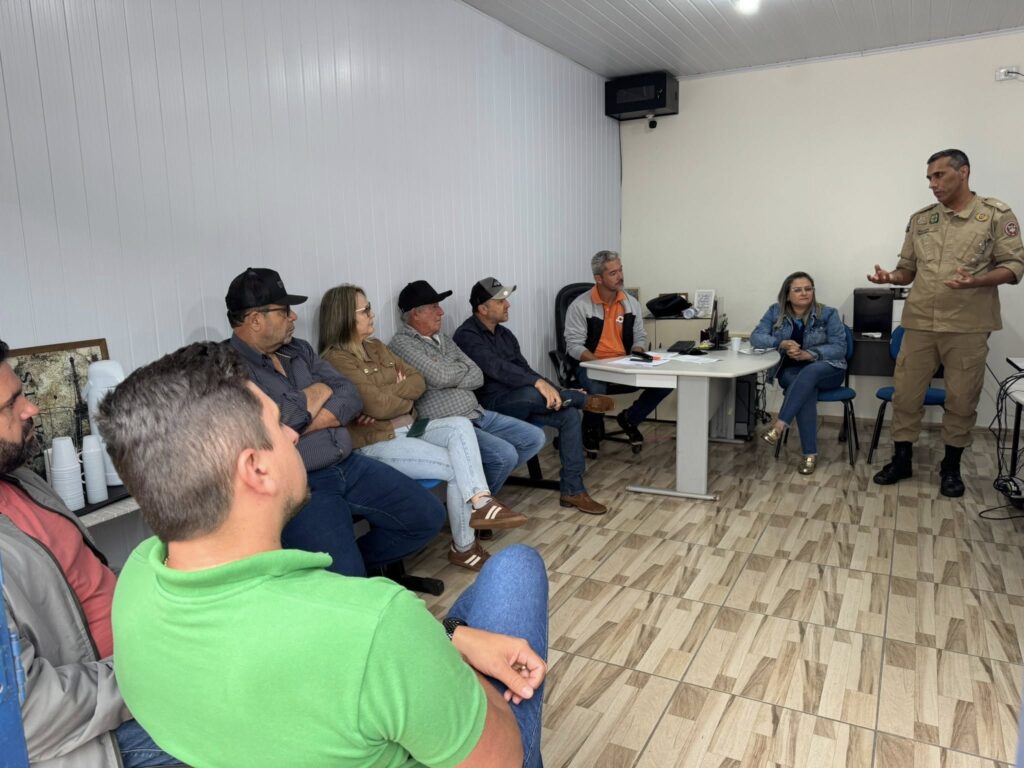 Tacuru: Reunião discute ações de prevenção e resposta a emergências da Defesa Civil