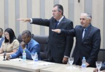 Em sessão com a Câmara lotada, Heliomar Klabunde assume seu terceiro mandato como prefeito em Paranhos