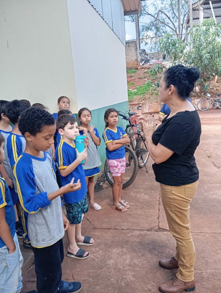 Iguatemi: Alunos do 2º ano da Escola Municipal Tancredo Neves participam de palestra sobre resíduos sólidos na Cooperativa de Reciclagem-Cooperci