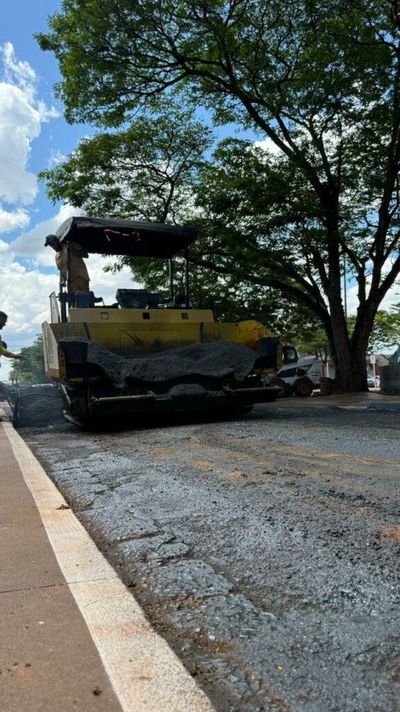 Caarapó: Prefeita Lurdes Portugal celebra mais uma rua recapeada e reforça compromisso com a recuperação da cidade
