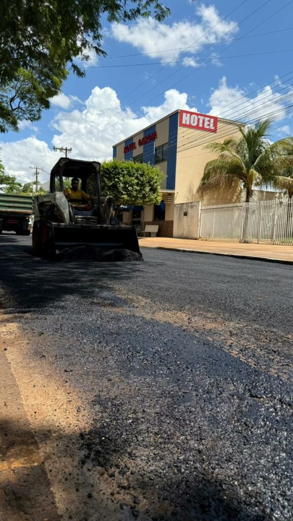 Caarapó: Prefeita Lurdes Portugal celebra mais uma rua recapeada e reforça compromisso com a recuperação da cidade