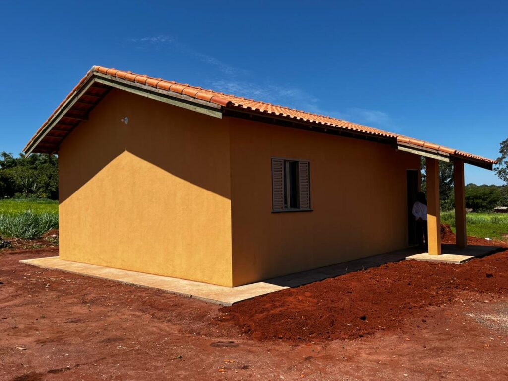 Prefeitura de Aral Moreira entrega primeiras casas populares na Aldeia Guassuty