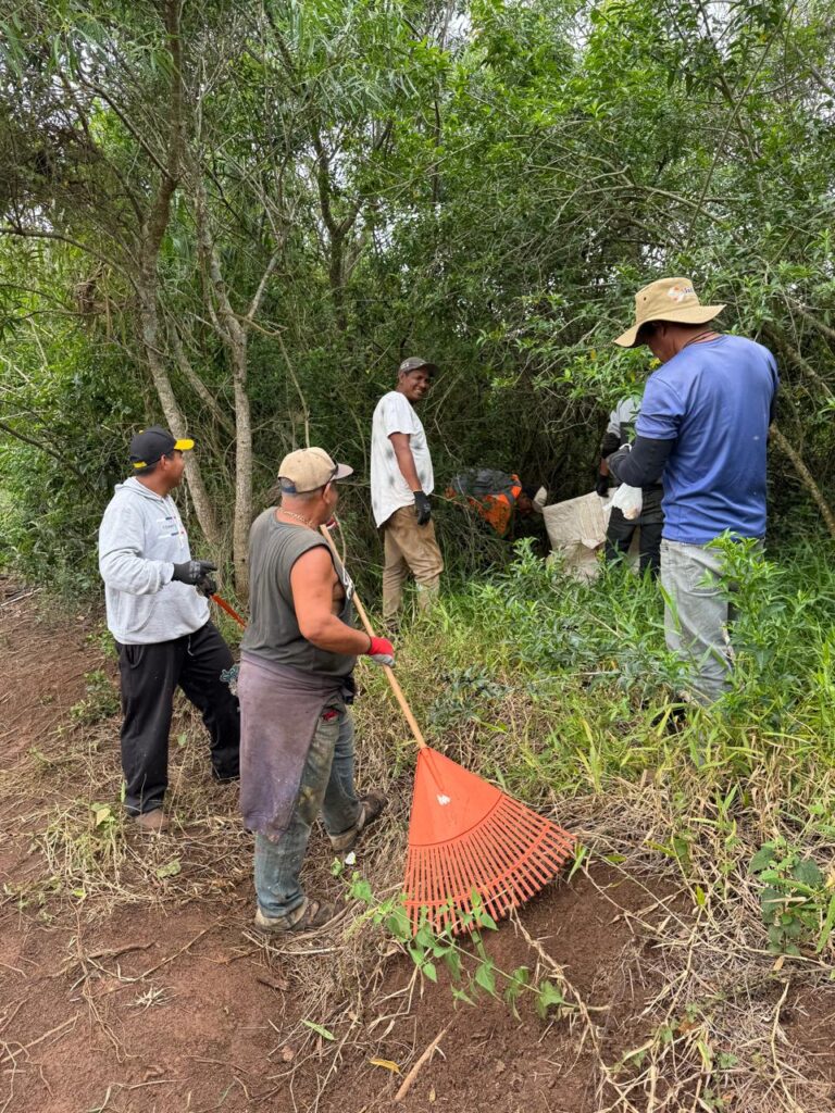 Prefeitura de Amambai realiza ação conjunta para interromper acesso irregular e limpar margens do Córrego Areião