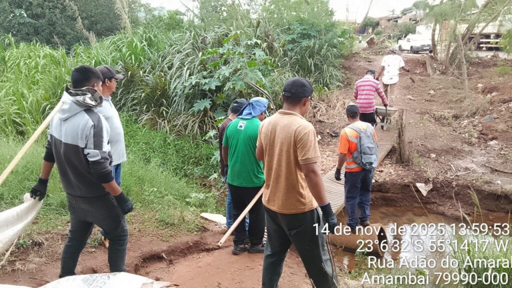 Prefeitura de Amambai realiza ação conjunta para interromper acesso irregular e limpar margens do Córrego Areião