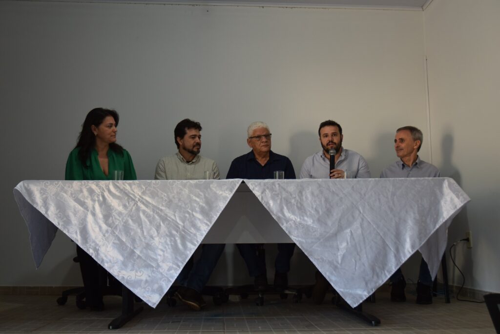 Secretaria de Desenvolvimento Econômico de Iguatemi promove reunião entre a Semadesc e representantes dos municípios do Cone Sul Secretaria de Desenvolvimento Econômico de Iguatemi promove reunião entre a Semadesc e representantes dos municípios do Cone Sul