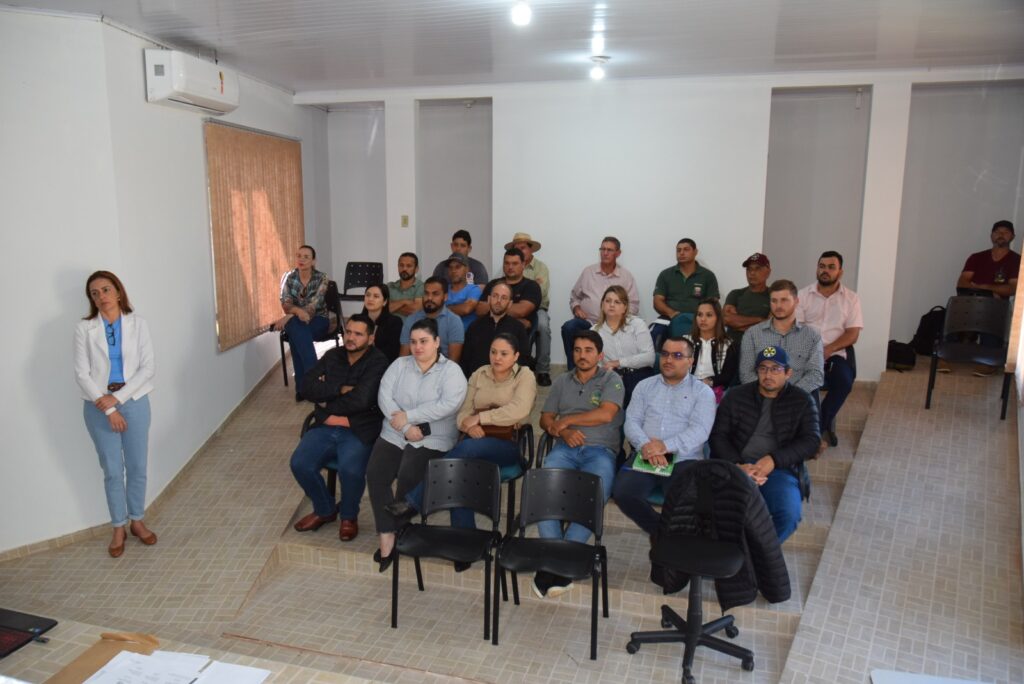 Secretaria de Desenvolvimento Econômico de Iguatemi promove reunião entre a Semadesc e representantes dos municípios do Cone Sul Secretaria de Desenvolvimento Econômico de Iguatemi promove reunião entre a Semadesc e representantes dos municípios do Cone Sul