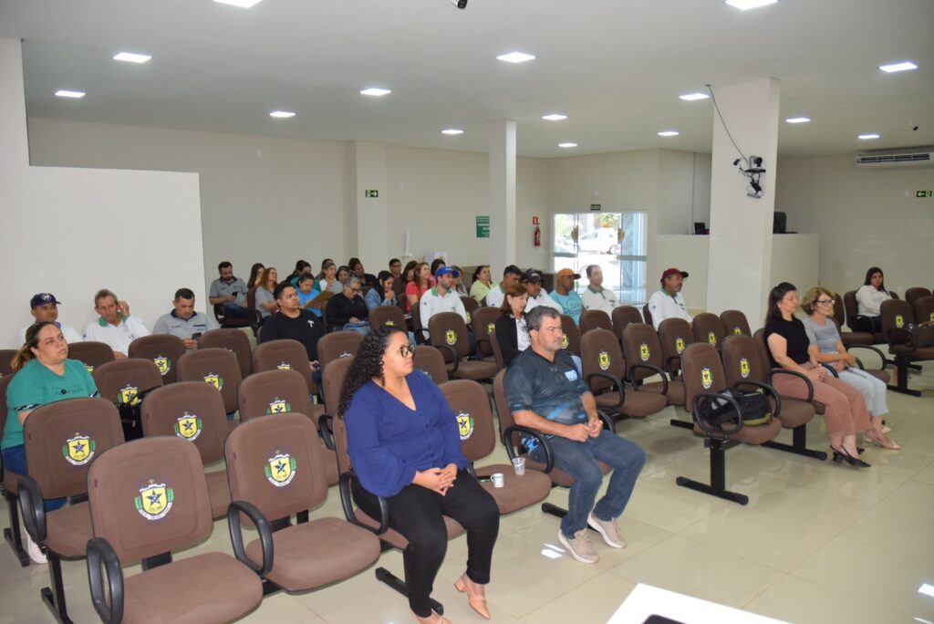 Palestra tratou do plano de saneamento básico no município de Iguatemi