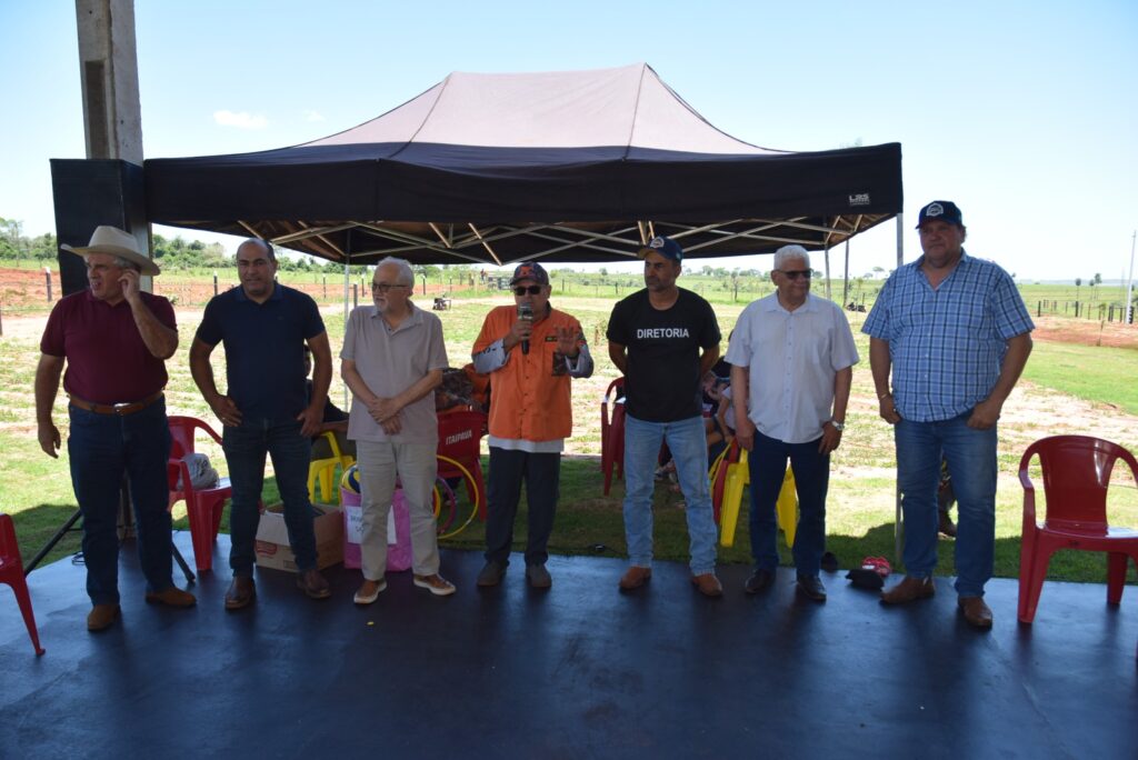 Iguatemi: Assistência Social promoveu confraternização para os alunos do Programa “Novo Olhar”, com almoço e muitas brincadeiras