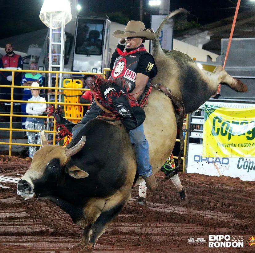 Iguatemiense Pedro Lucas é destaque em montaria de touros nos rodeios pelo Brasil