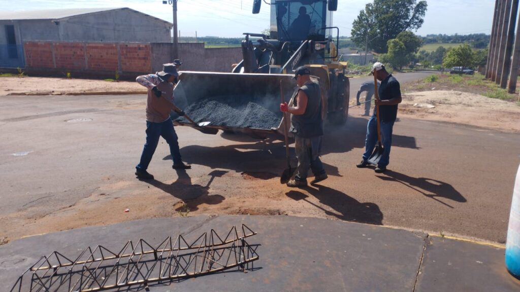 Secretaria de Serviços Urbanos intensifica Operação Tapa-Buraco após período de chuvas em Amambai