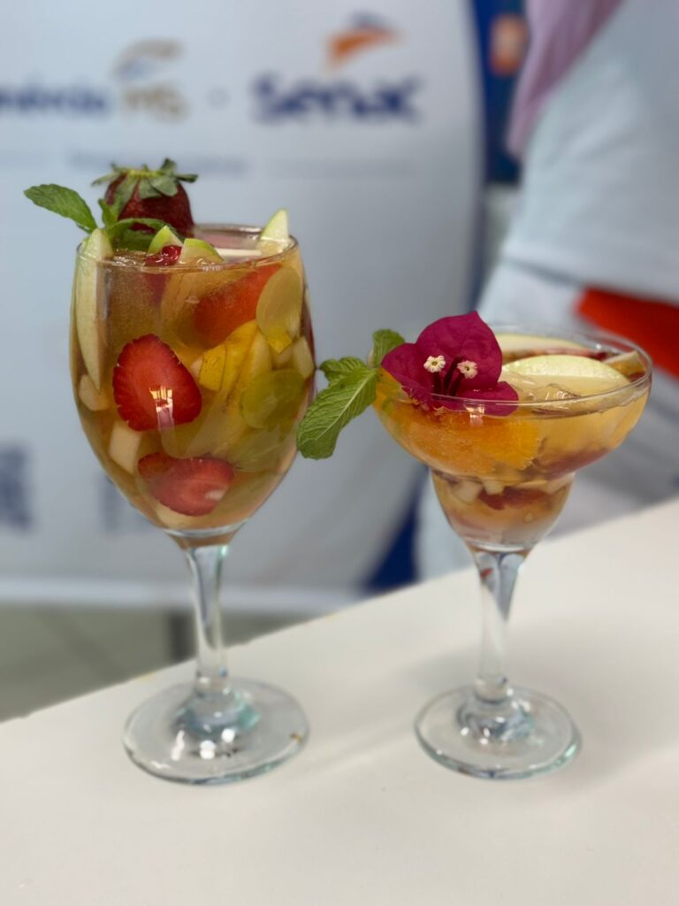 Curso de Batidas e Coquetéis capacita 15 alunos em Coronel Sapucaia