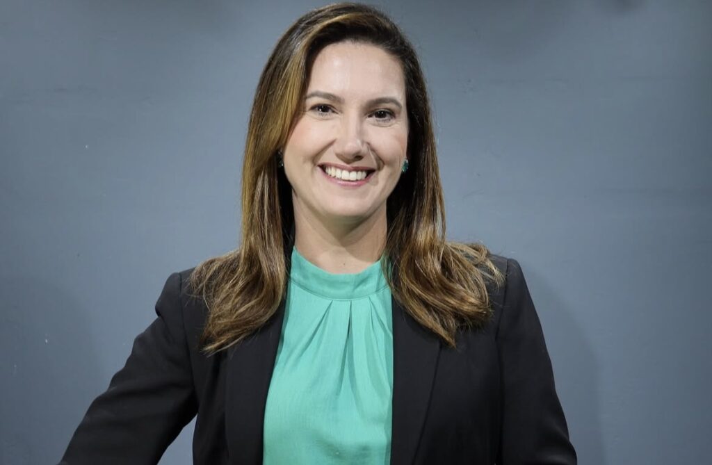 De músico a estrategista político: Matheus Fernandes, o marketeiro por trás da primeira prefeita mulher de Aral Moreira