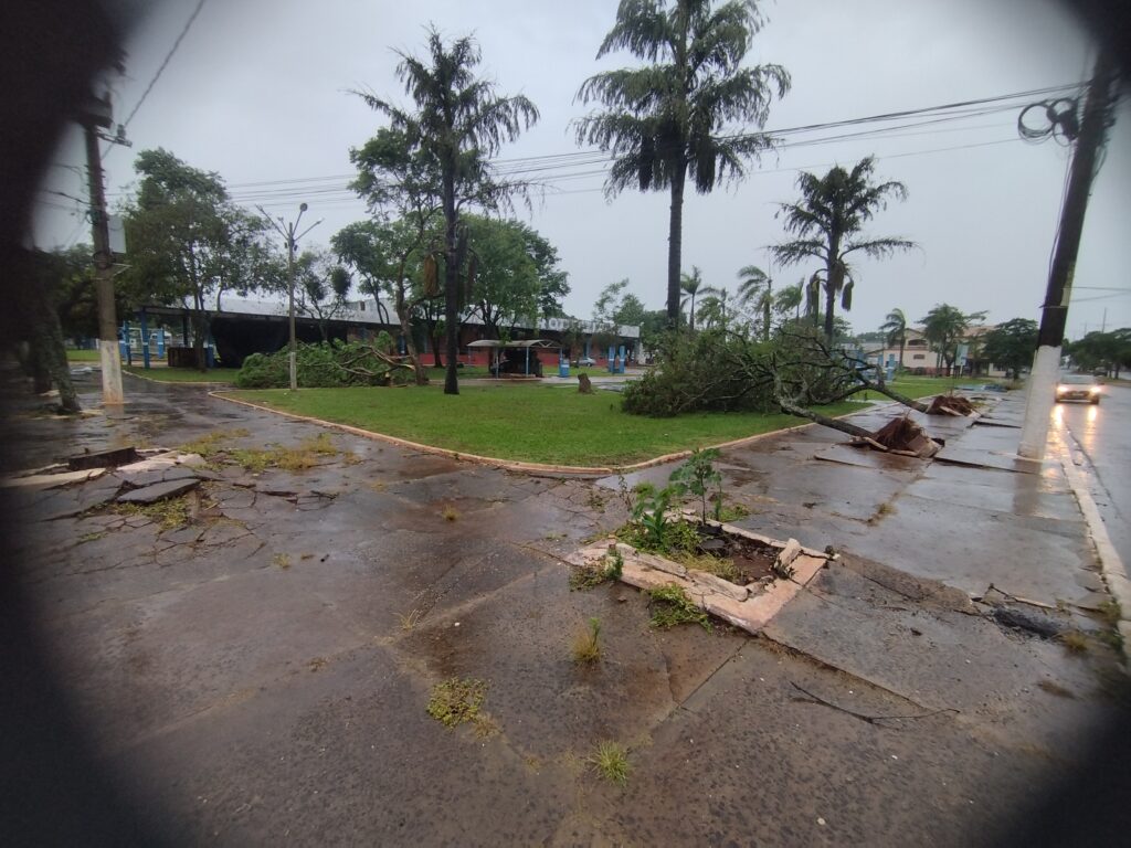 Novo temporal atinge Amambai na manhã desta quarta-feira