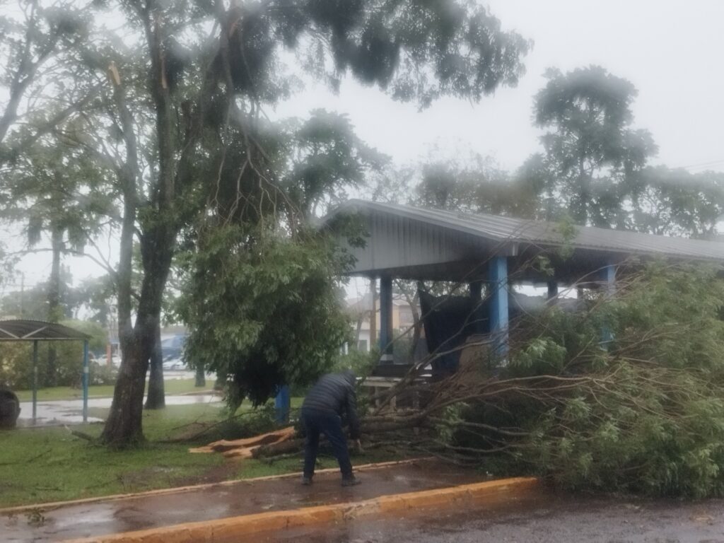 Novo temporal atinge Amambai na manhã desta quarta-feira