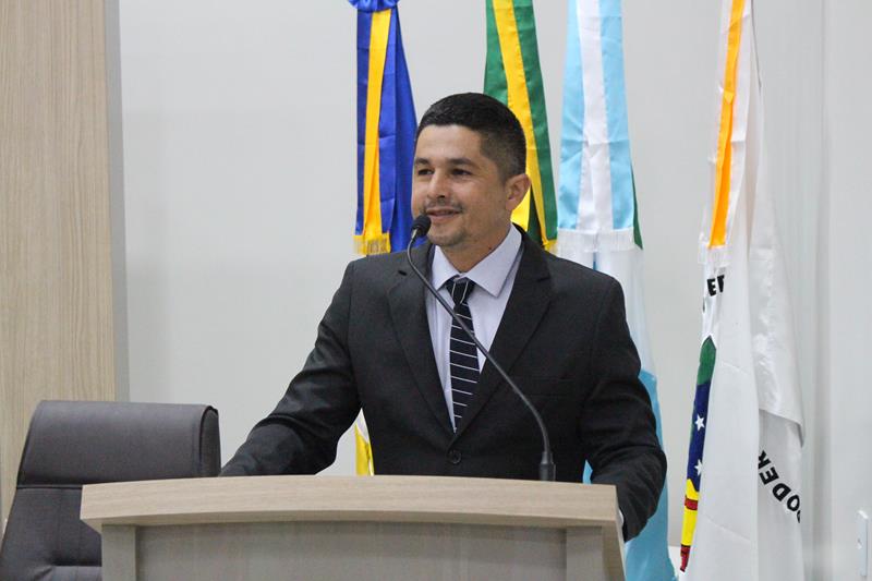 Em sessão com a Câmara lotada, Heliomar Klabunde assume seu terceiro mandato como prefeito em Paranhos Em sessão com a Câmara lotada, Heliomar Klabunde assume seu terceiro mandato como prefeito em Paranhos