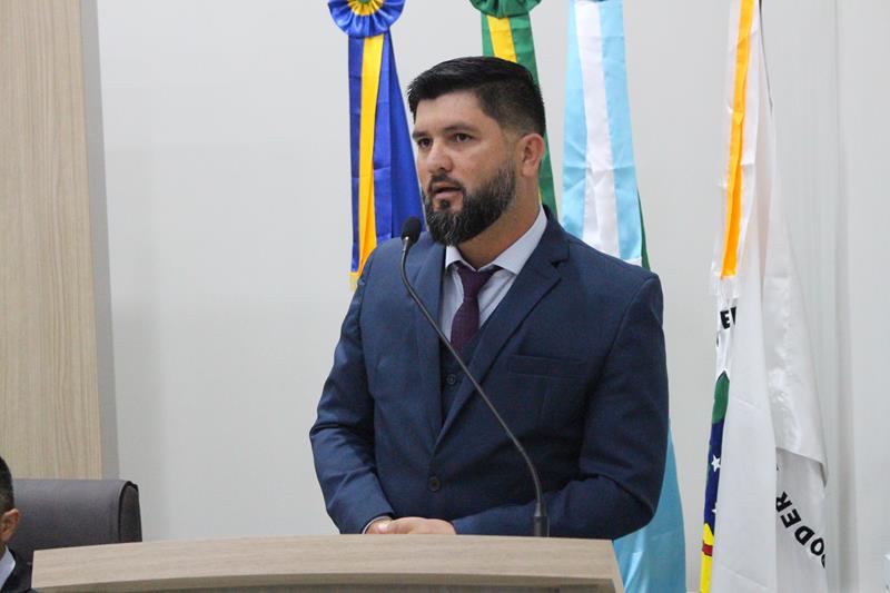 Em sessão com a Câmara lotada, Heliomar Klabunde assume seu terceiro mandato como prefeito em Paranhos Em sessão com a Câmara lotada, Heliomar Klabunde assume seu terceiro mandato como prefeito em Paranhos