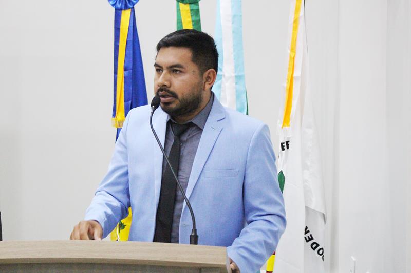 Em sessão com a Câmara lotada, Heliomar Klabunde assume seu terceiro mandato como prefeito em Paranhos Em sessão com a Câmara lotada, Heliomar Klabunde assume seu terceiro mandato como prefeito em Paranhos