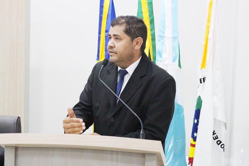 Em sessão com a Câmara lotada, Heliomar Klabunde assume seu terceiro mandato como prefeito em Paranhos Em sessão com a Câmara lotada, Heliomar Klabunde assume seu terceiro mandato como prefeito em Paranhos